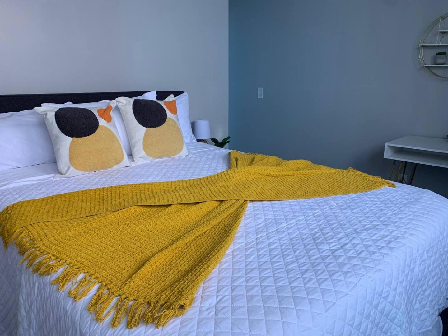 Modern Duplex Near Arenas, Hospitals, Universities, & Attractions Tower Grove Ngoại thất bức ảnh