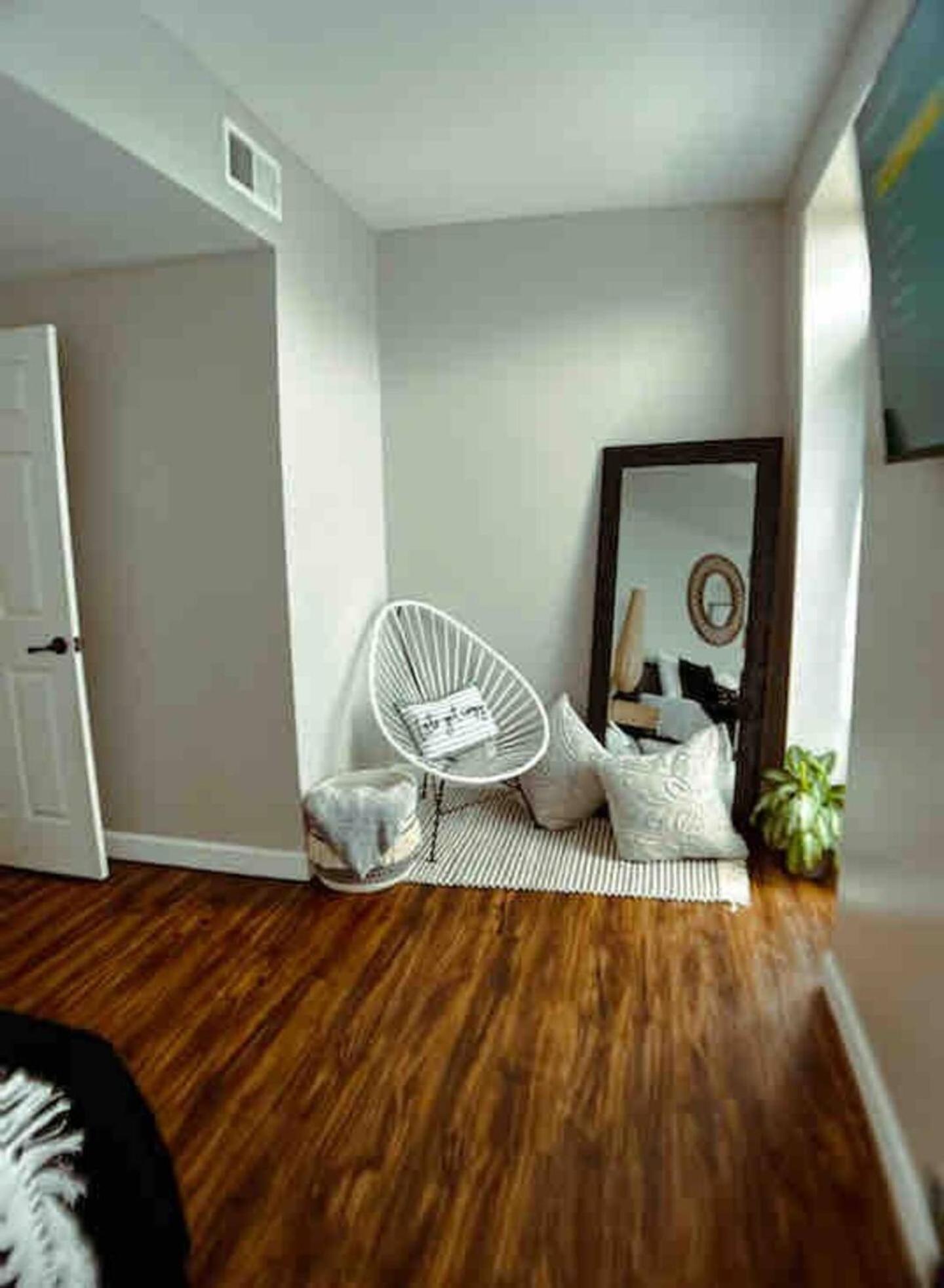 Modern Duplex Near Arenas, Hospitals, Universities, & Attractions Tower Grove Ngoại thất bức ảnh